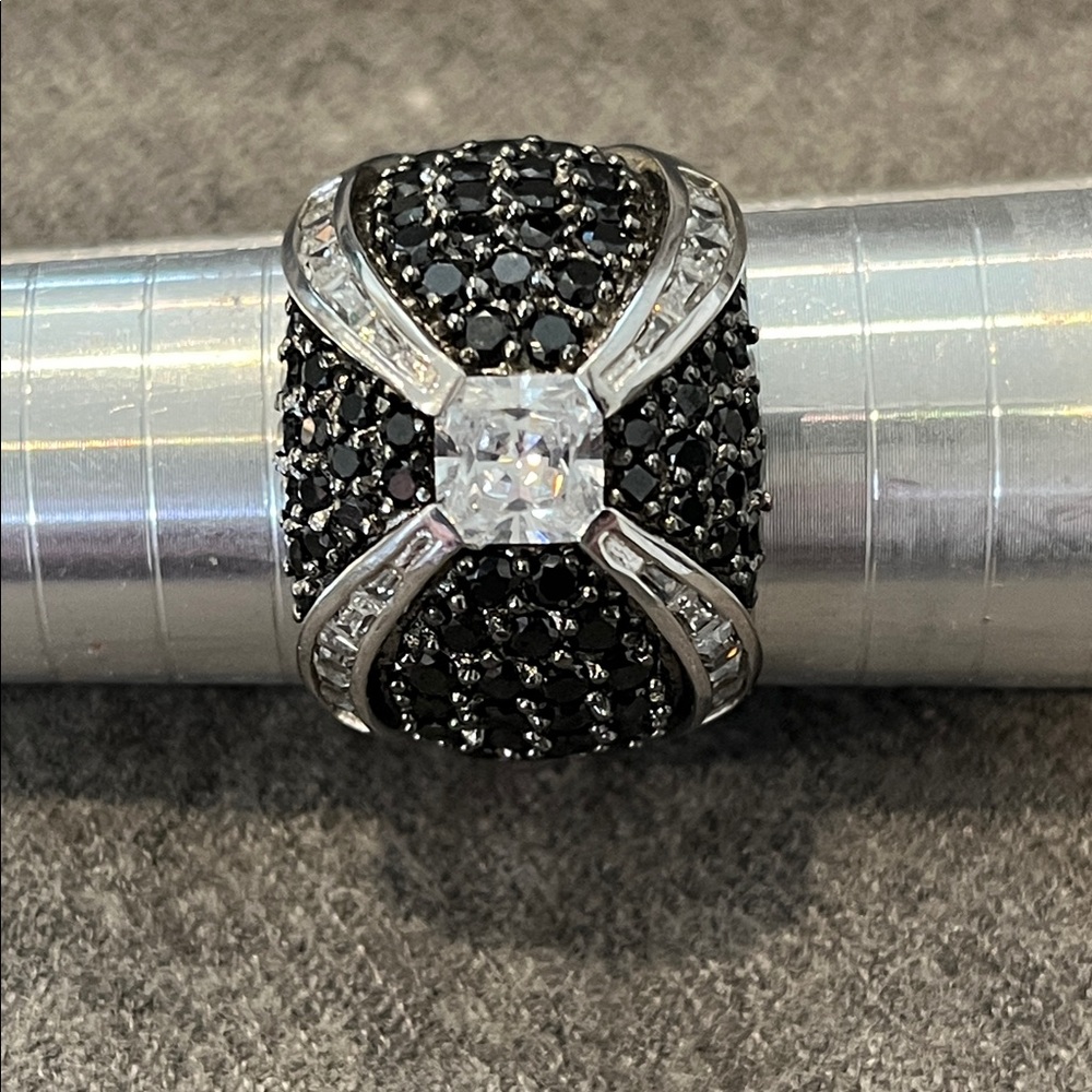 🌻3/$15 Silverplated CZ Studded Ring-10.75 - Picture 5 of 9